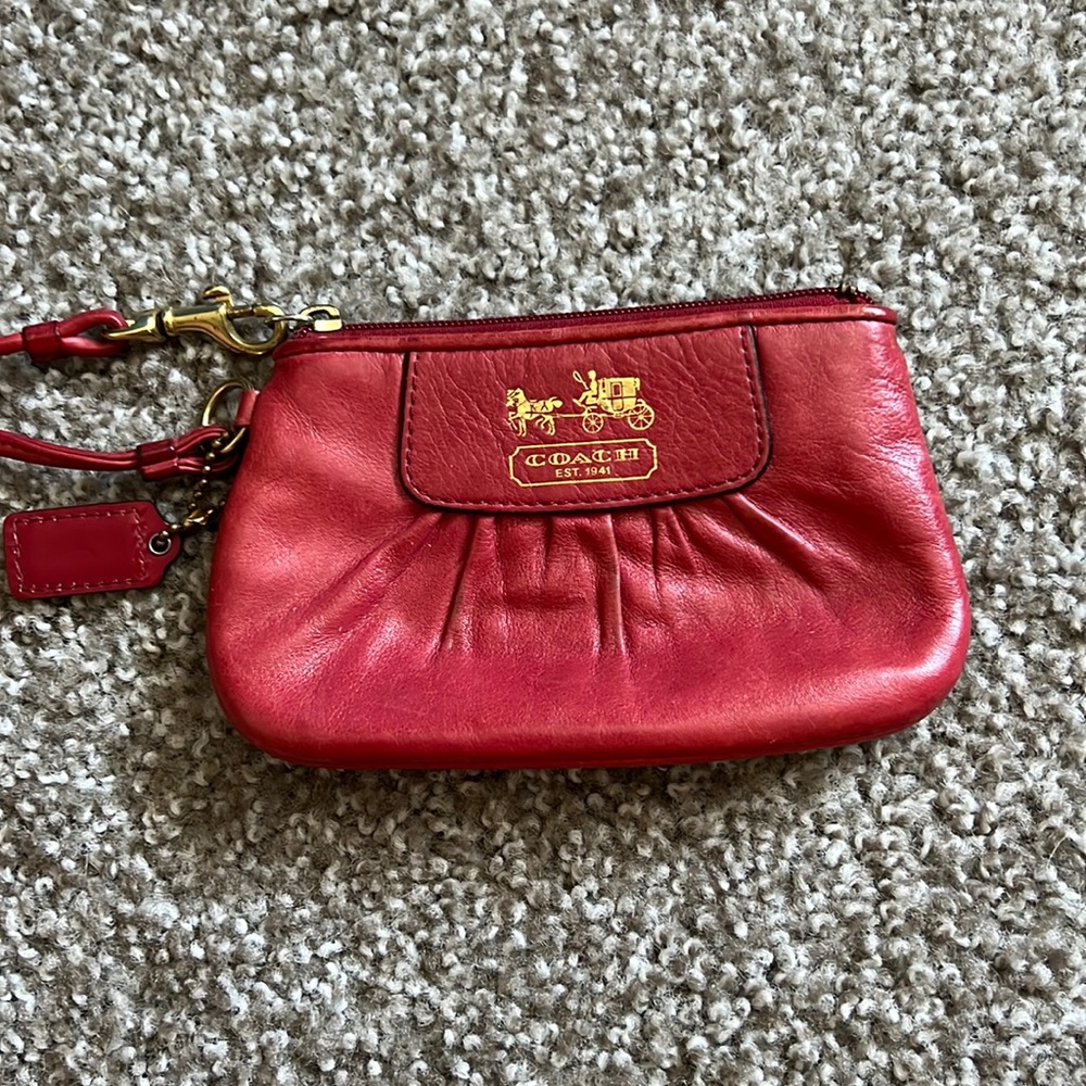 Coach small wristlet-red